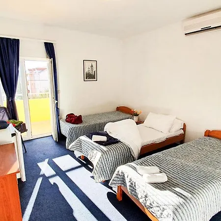 Bed & Breakfast Pansion Restoran Pikolo Sveti Filip i Jakov