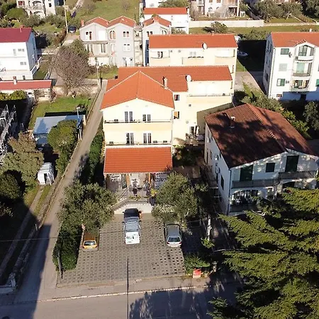 Pansion Restoran Pikolo Bed & Breakfast Sveti Filip i Jakov