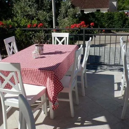 Pansion Restoran Pikolo